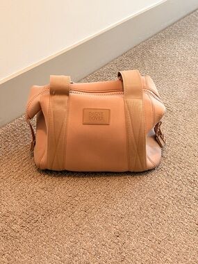Dagne Dover Peach/Tan small Carryall Tote